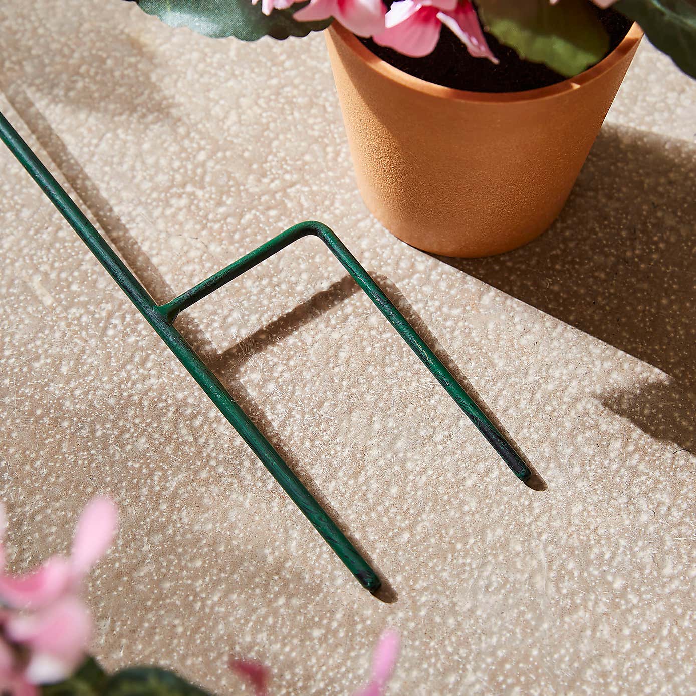 Iron Yellow Daisy Garden Stake