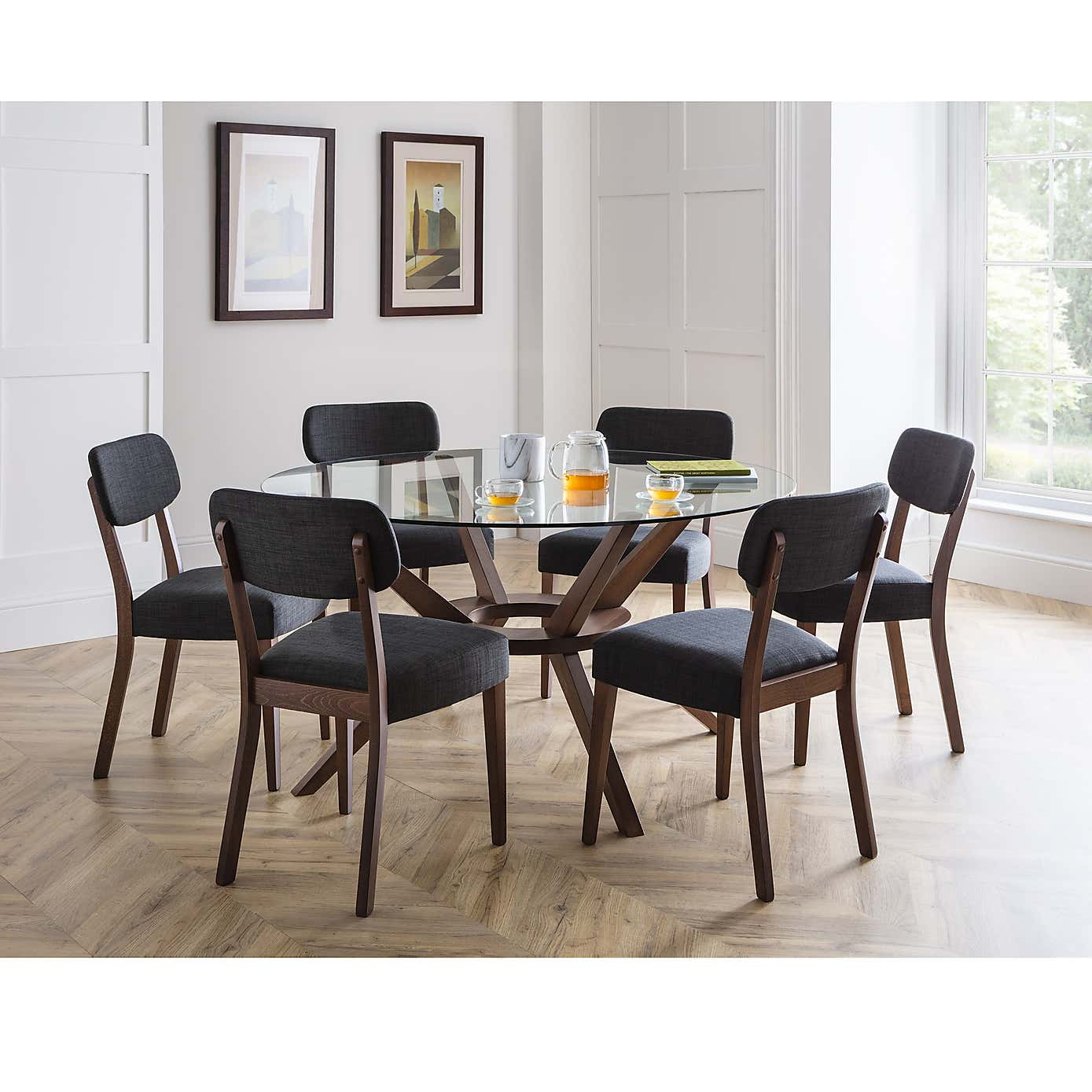 Chelsea Large Round Dining Table with 6 Farringdon Dining Chairs