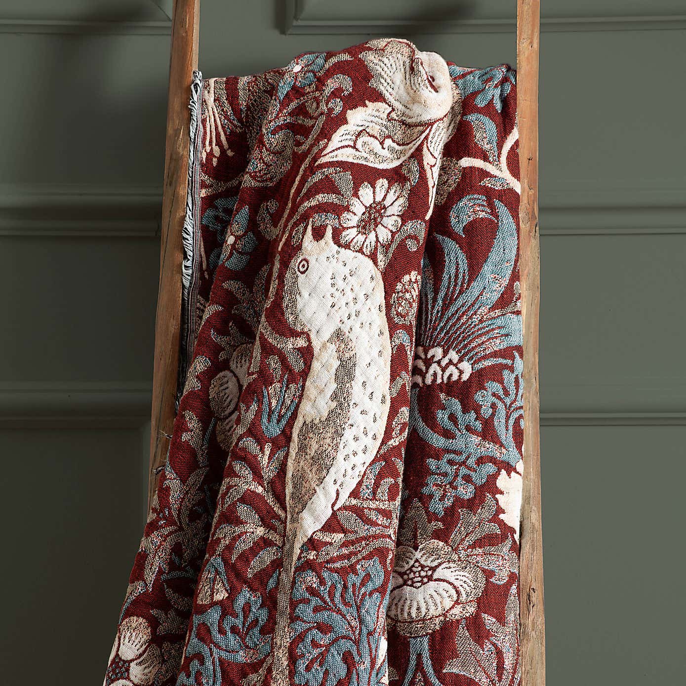 Morris & Co. Strawberry Thief Throw 130cm x 170cm