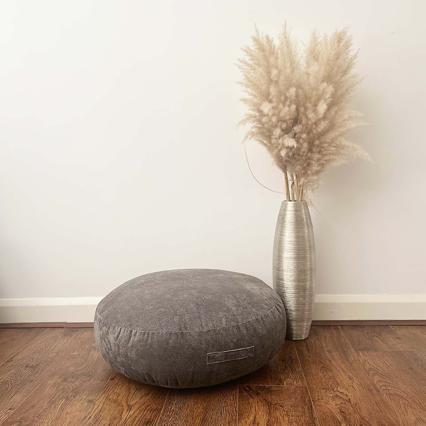 Daro Kensington Round Floor Cushion