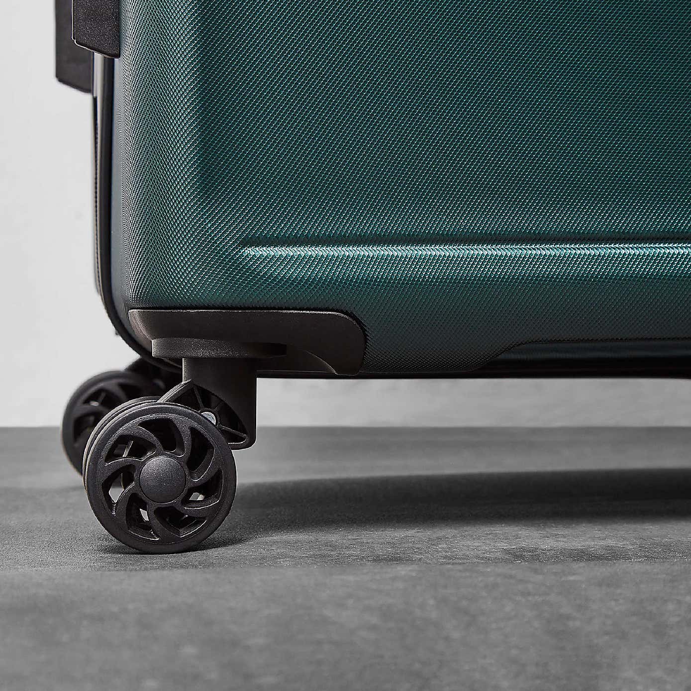 Rock Luggage Lincoln Hard Shell Suitcase