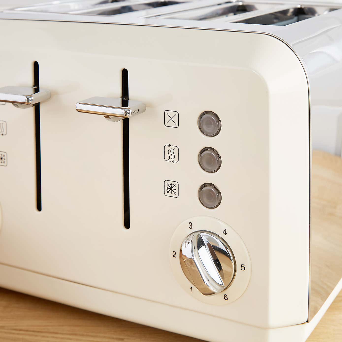 Spectrum Cream 4 Slice Toaster