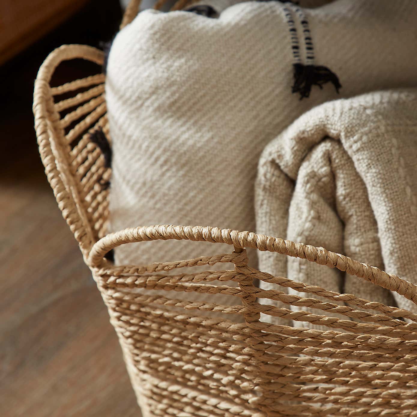 Set of 2 Scalloped Paper Rope Baskets