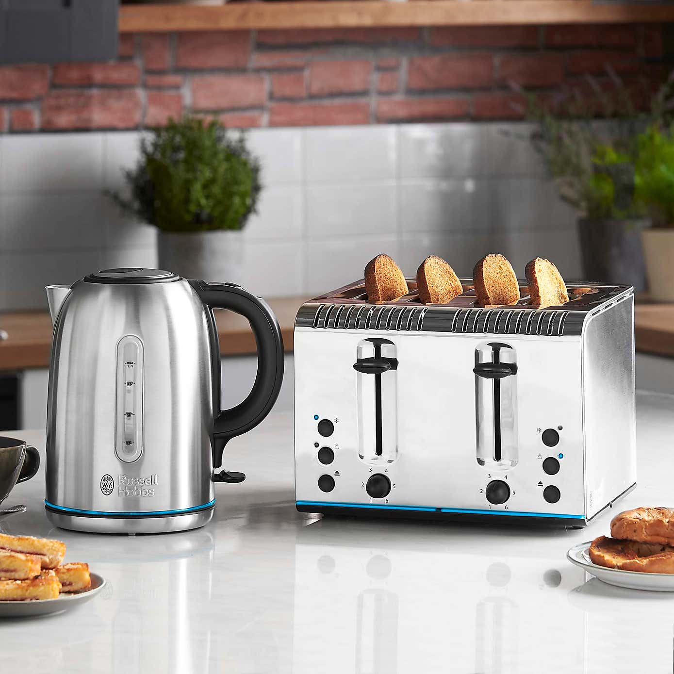 Russell Hobbs Buckingham 4 Slice Stainless Steel Toaster