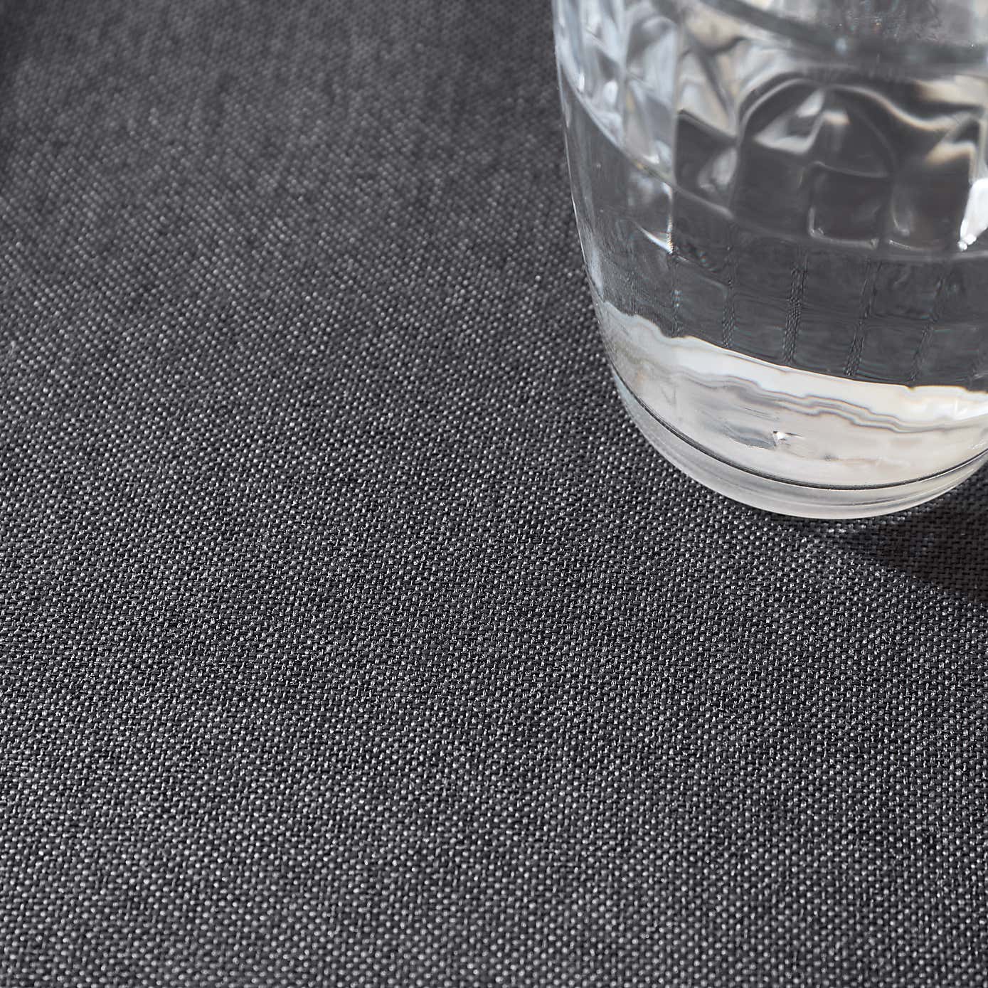 Set of 2 Water Resist Placemats