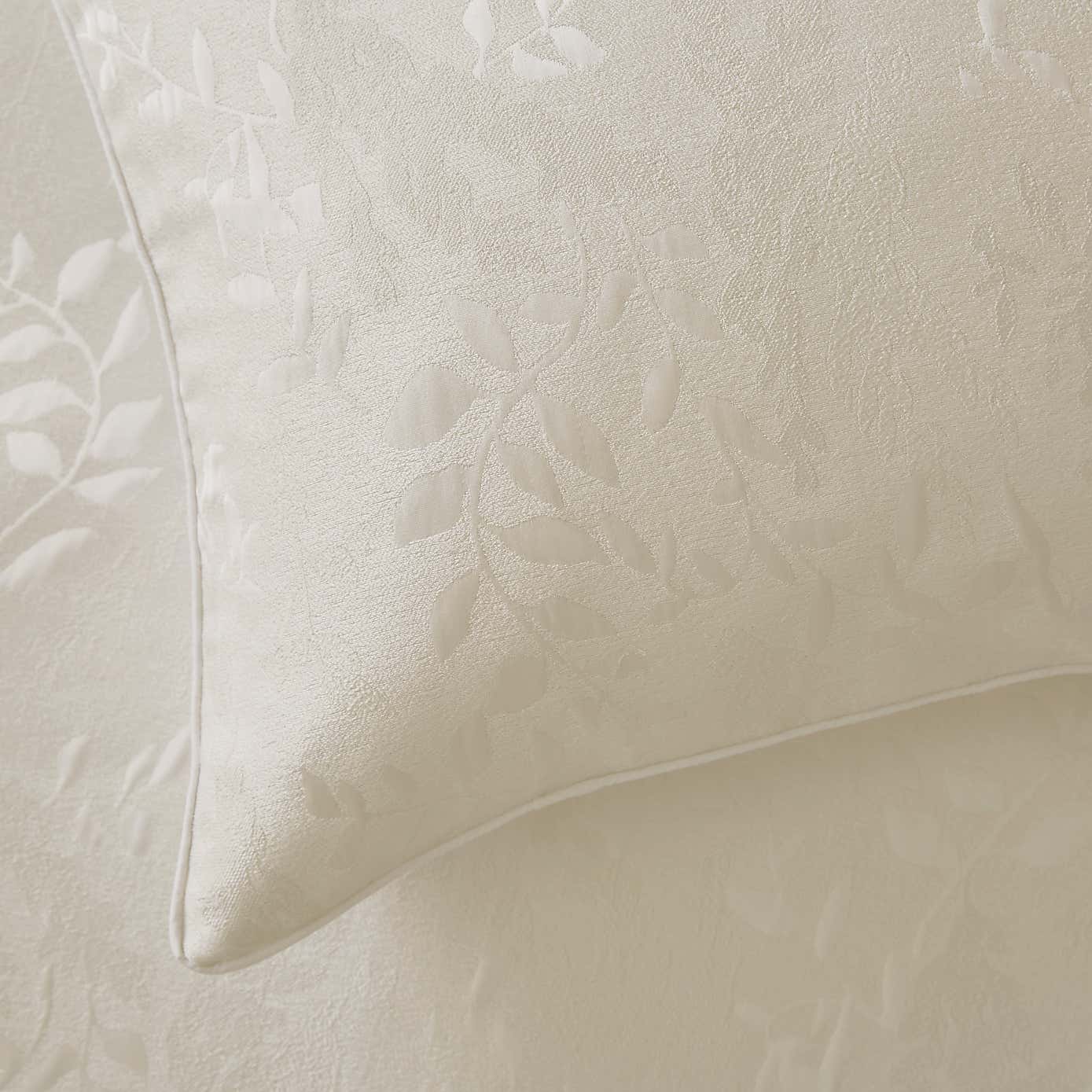 Dorma Luxe Wisteria 200 Thread Count Standard Pillowcase Pair
