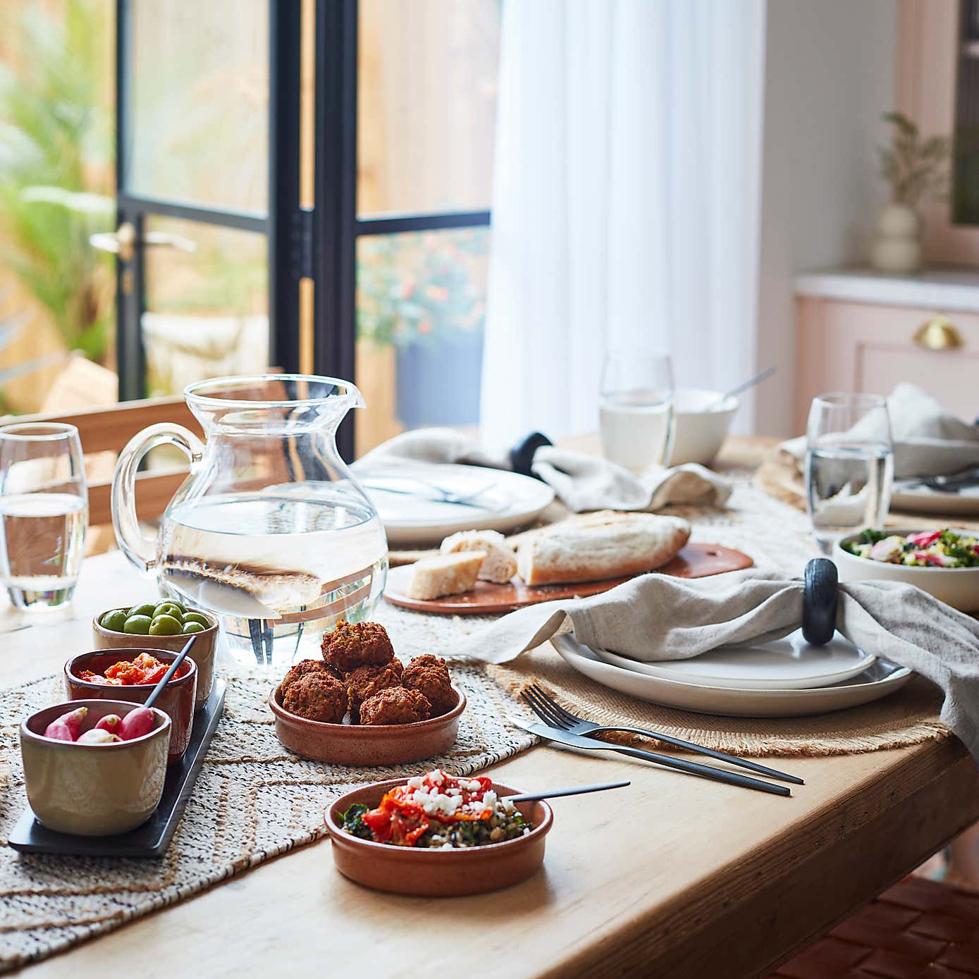 Set of 2 Round Hessian Tassel Edge Placemats