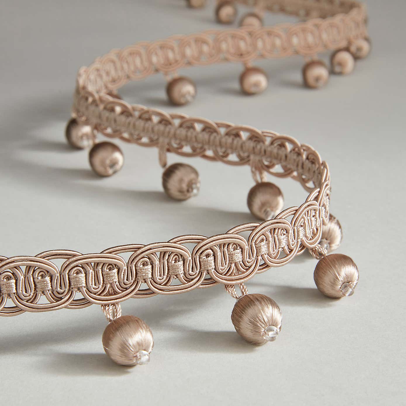 Vivaldi Ball Natural Trim