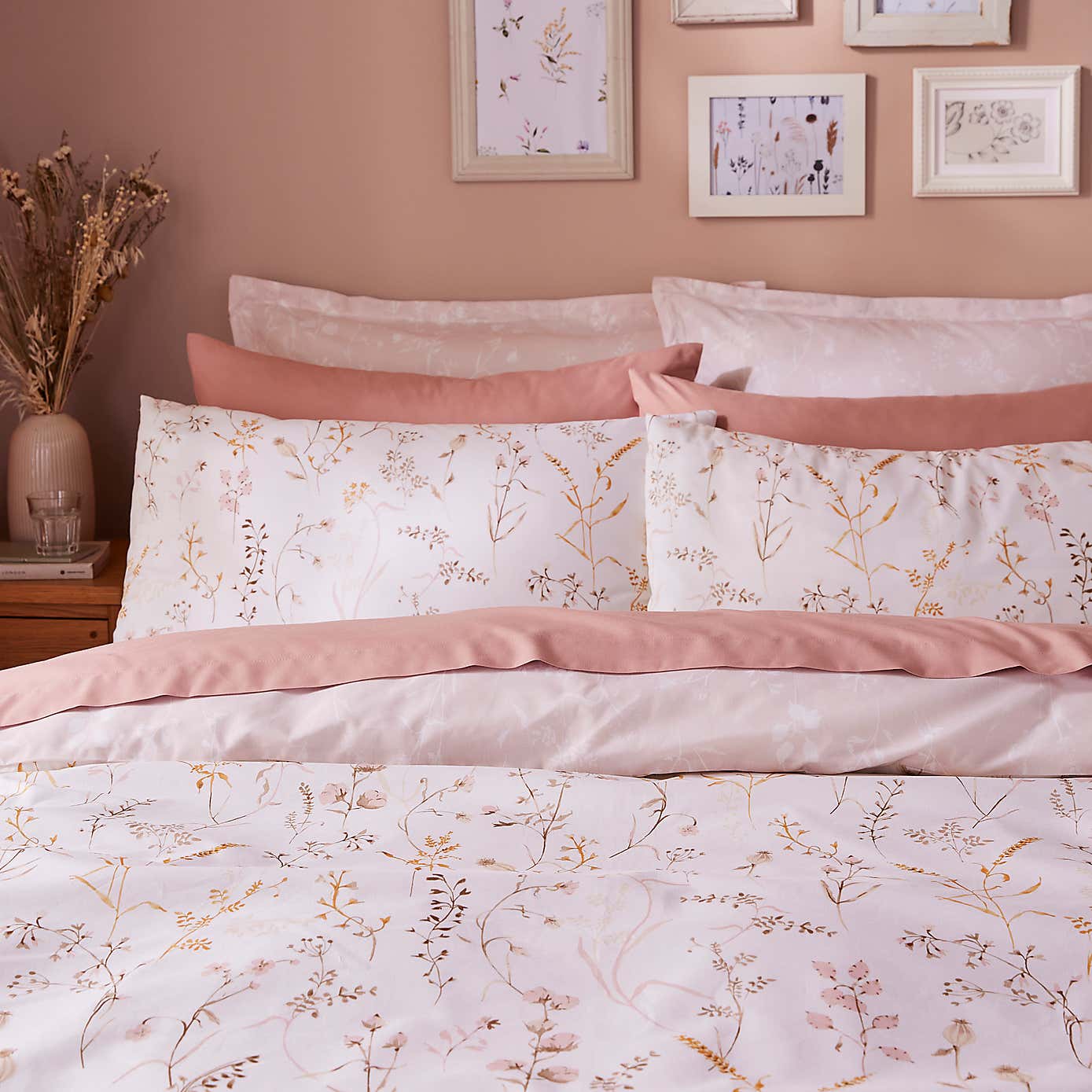 Freya Stem Floral 144 Thread Count Cotton Duvet Cover & Pillowcase Set