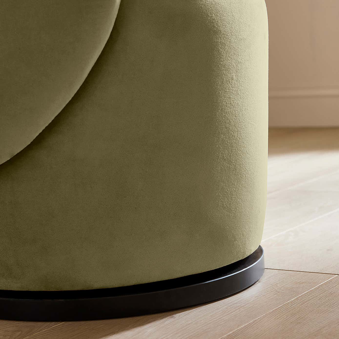 Jaylen Swivel Dining Chair, Velvet