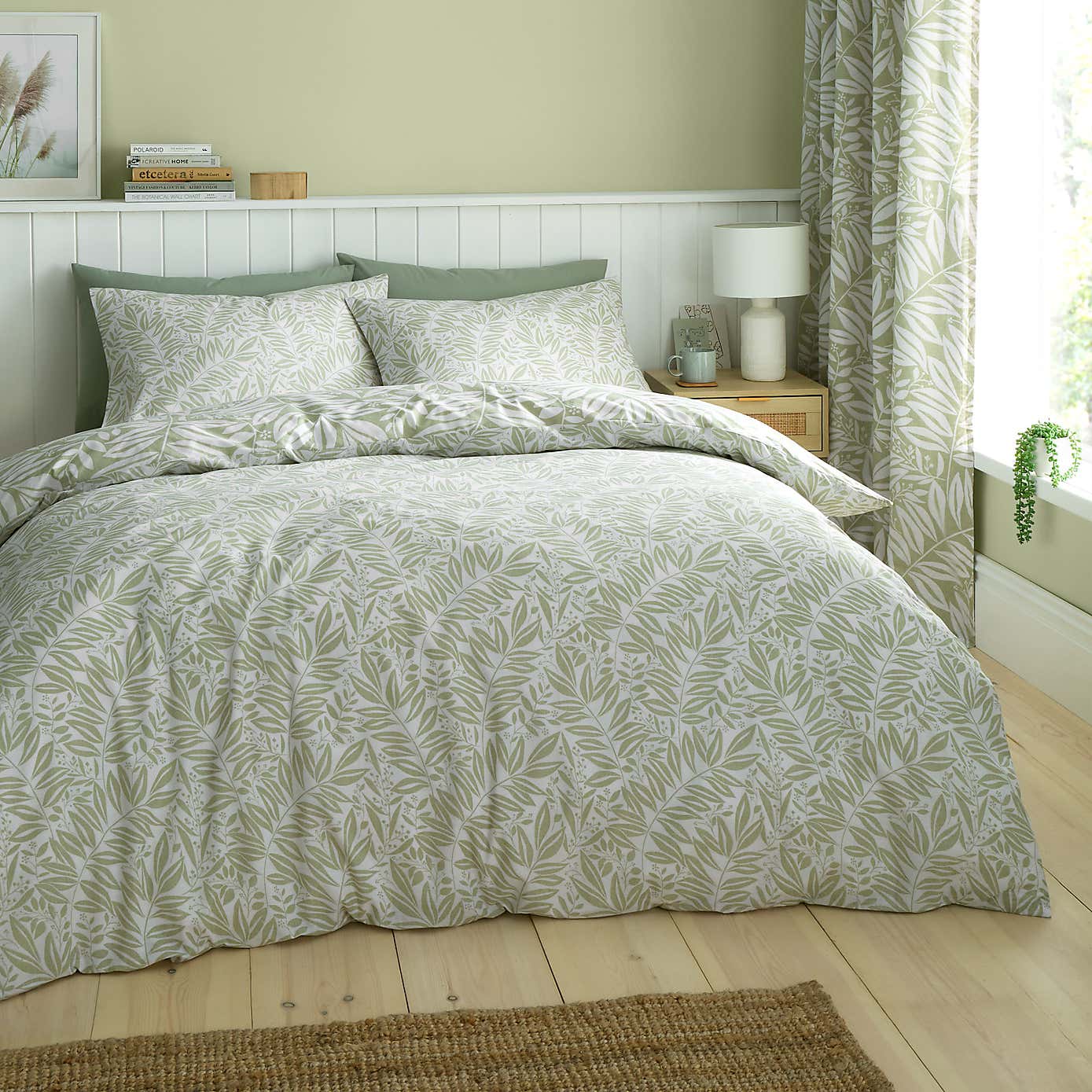 Catherine Lansfield Sorrel Leaves Reversible Duvet Cover & Pillowcase Set