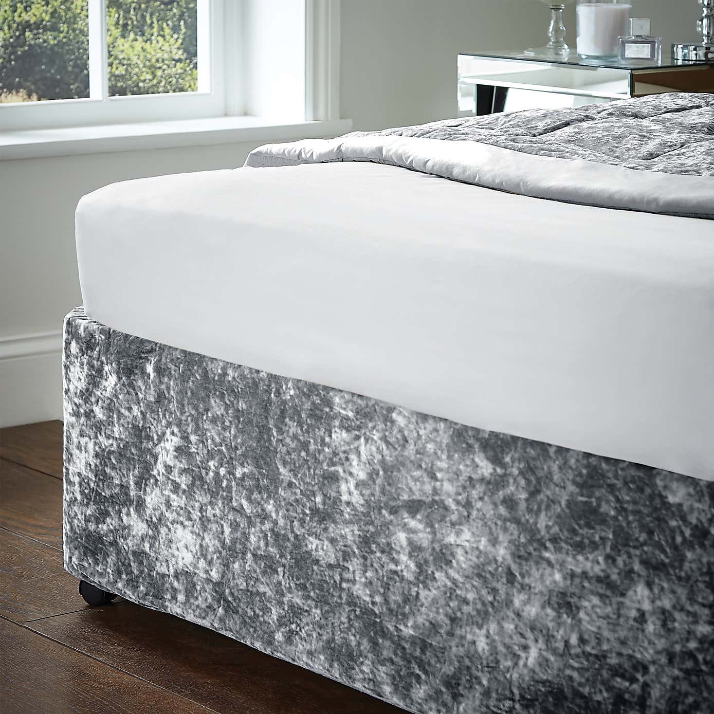 Catherine Lansfield Crushed Velvet Divan Base Bed Wrap