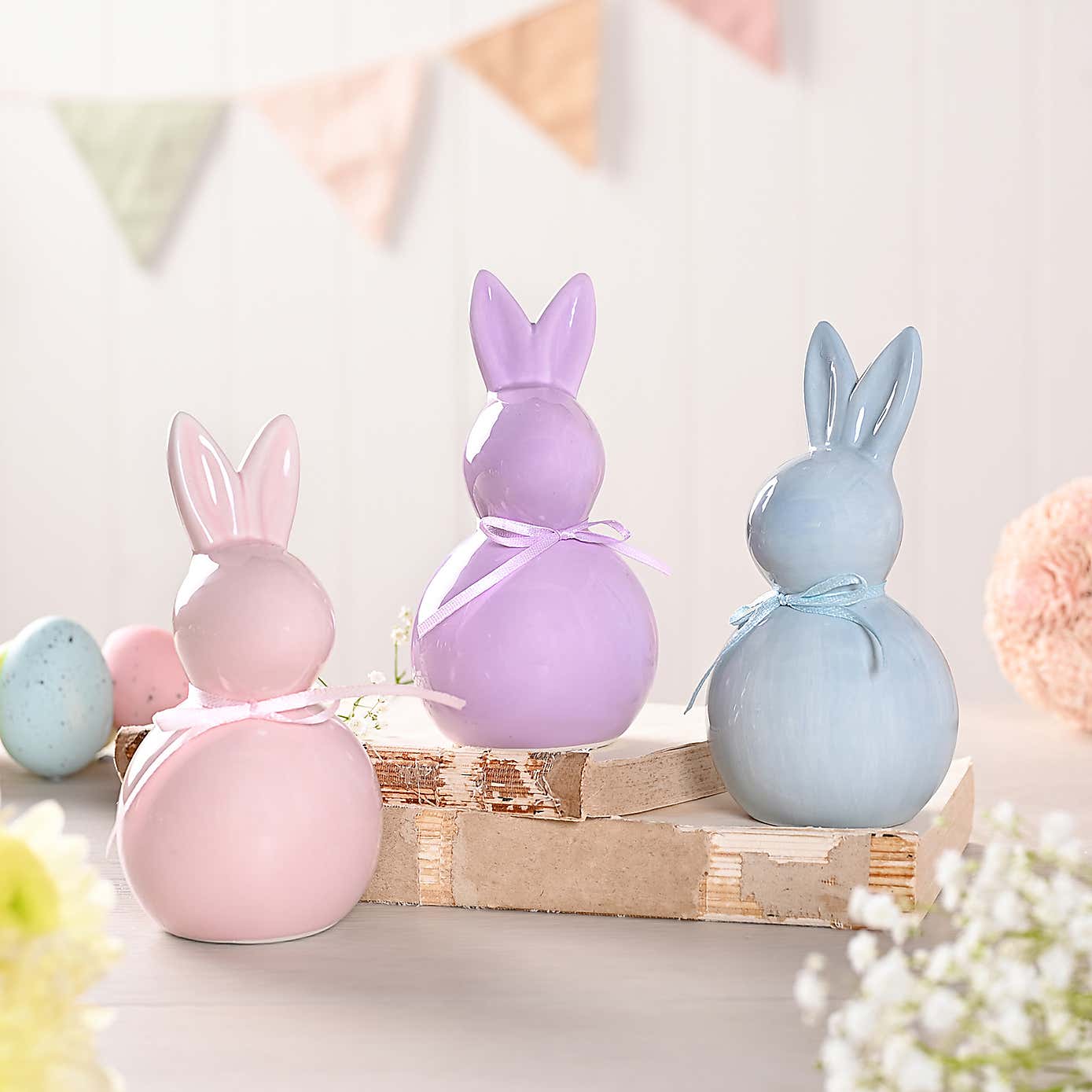 Eggs traordinary Gifting Company Set of 3 Ceramic Pastel Coloured Bunny Ornaments