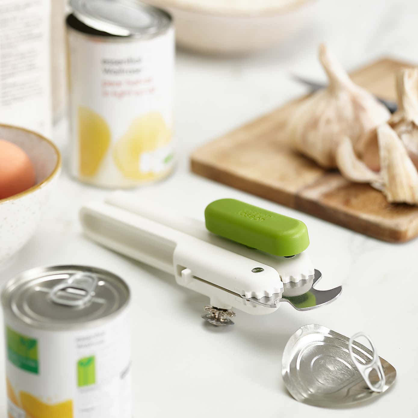 Pivot™ 3-in-1 White Can Opener