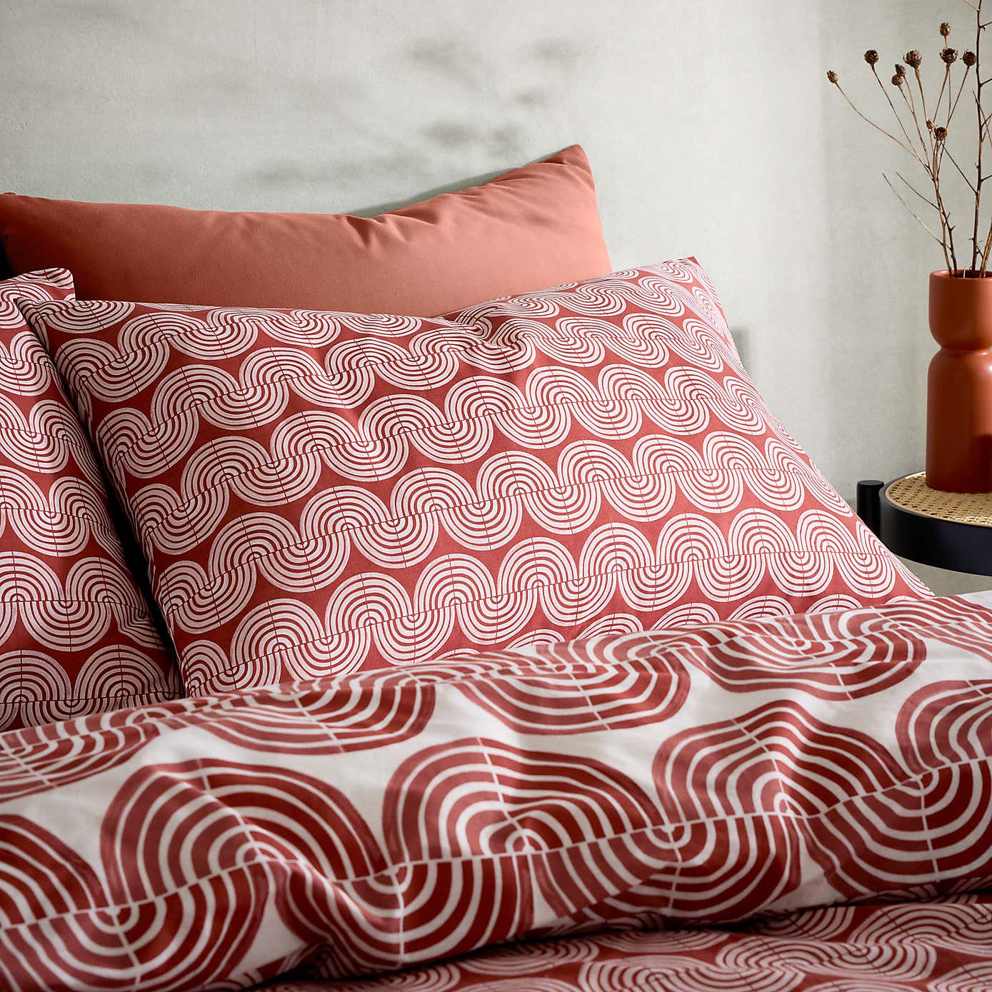 Mirad Modern Terracotta Duvet Cover and Pillowcase Set