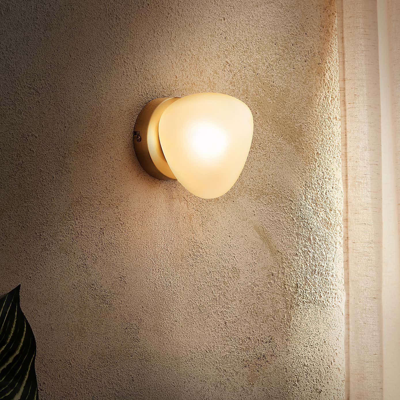 Pebble Modern Wall Light