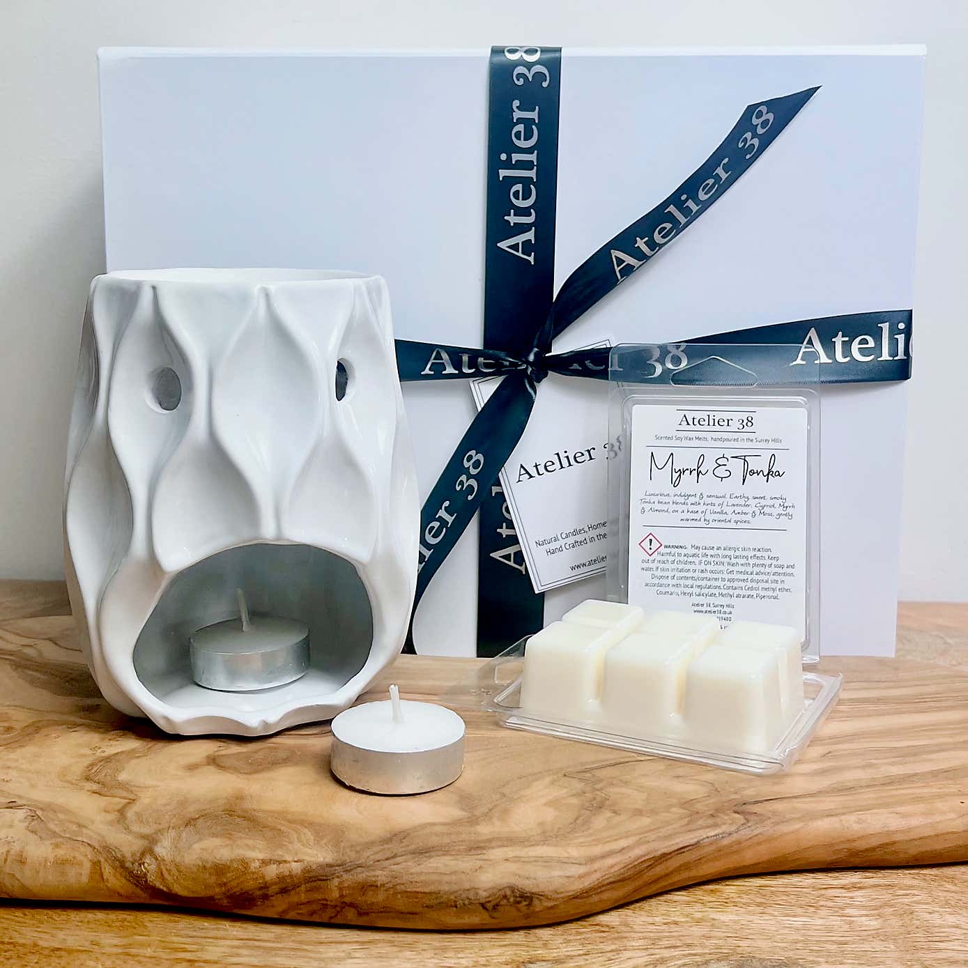 Atelier 38 Wave Burner and Spicy & Woody Wax Melt Gift Set