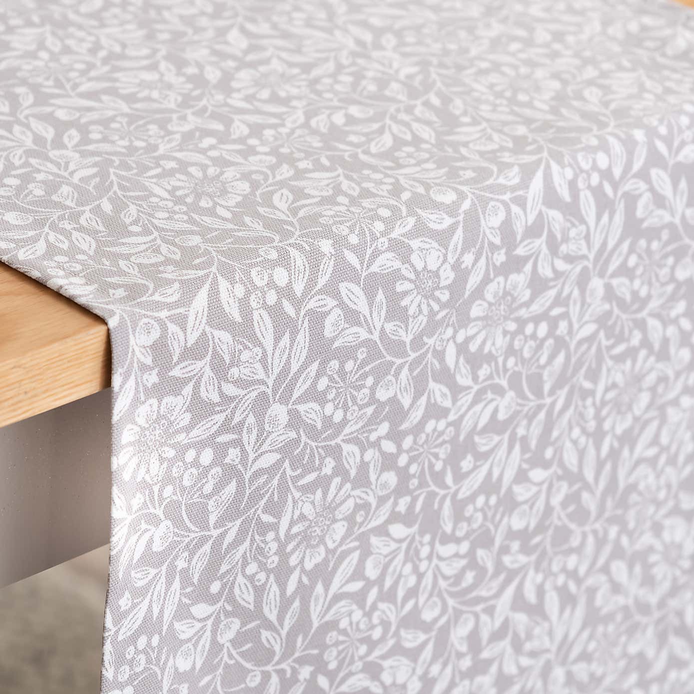 Chartwell Table Runner