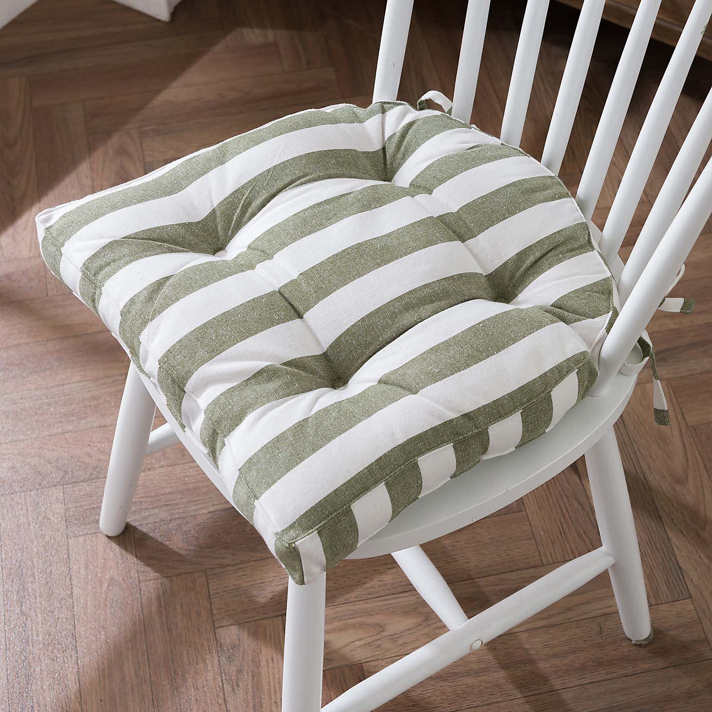 Round Back Striped Seat Pad