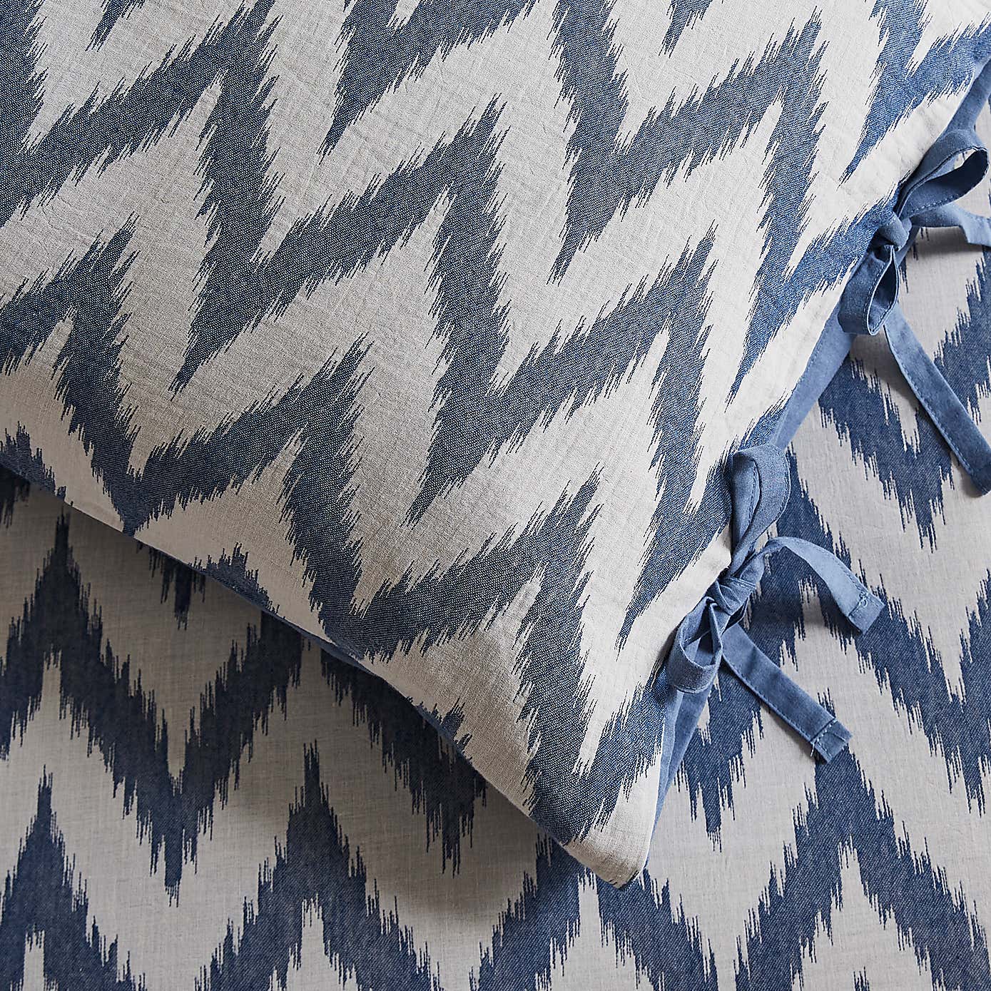 Tazman Wave 100% Cotton Duvet Cover and Pillowcase Set