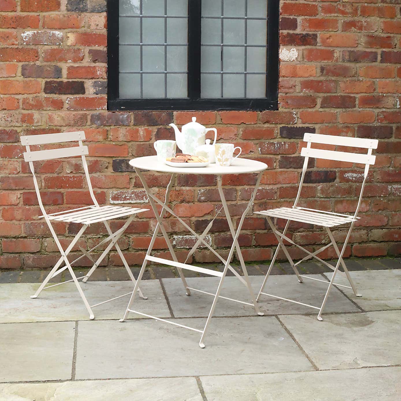 A.Mir Padstow Outdoor Bistro Set