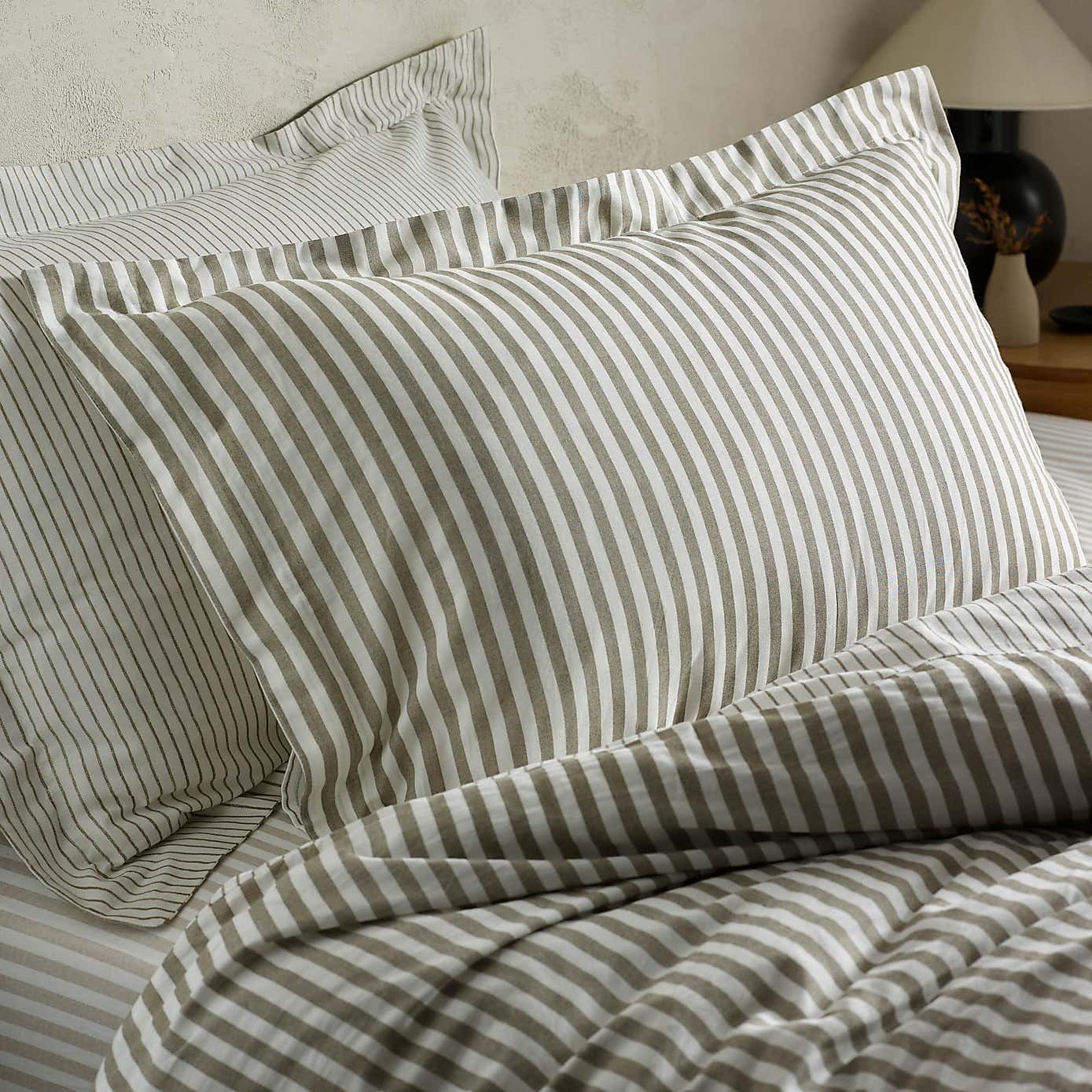 The Linen Yard Hebden Reversible 100% Cotton Duvet Cover & Pillowcase Set