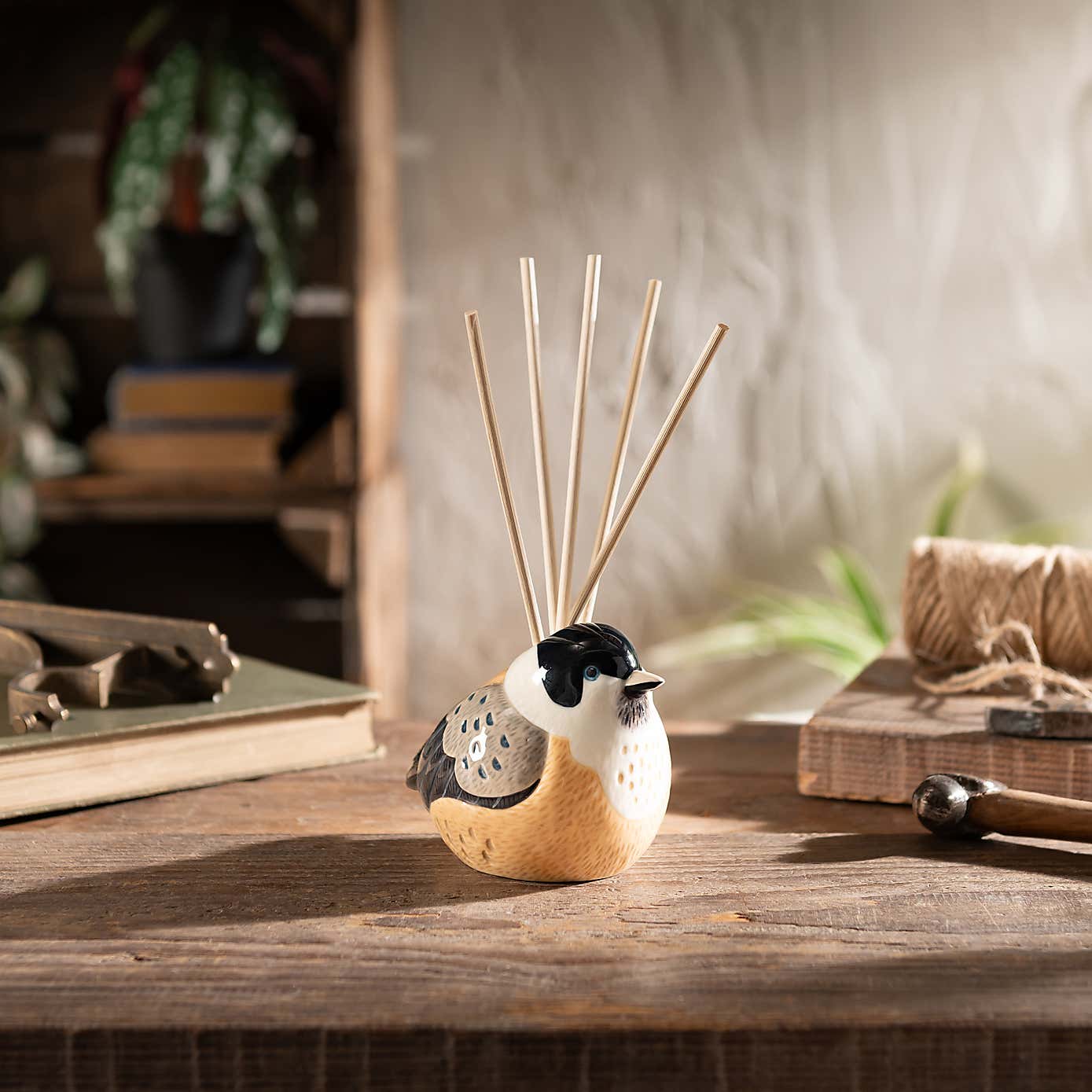 Willow Tit Sandalwood, Amber & Cedar Diffuser