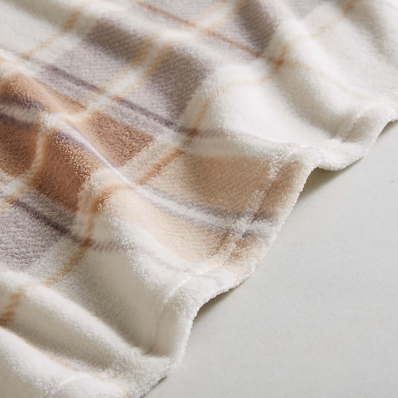 Printed Check Fleece Throw