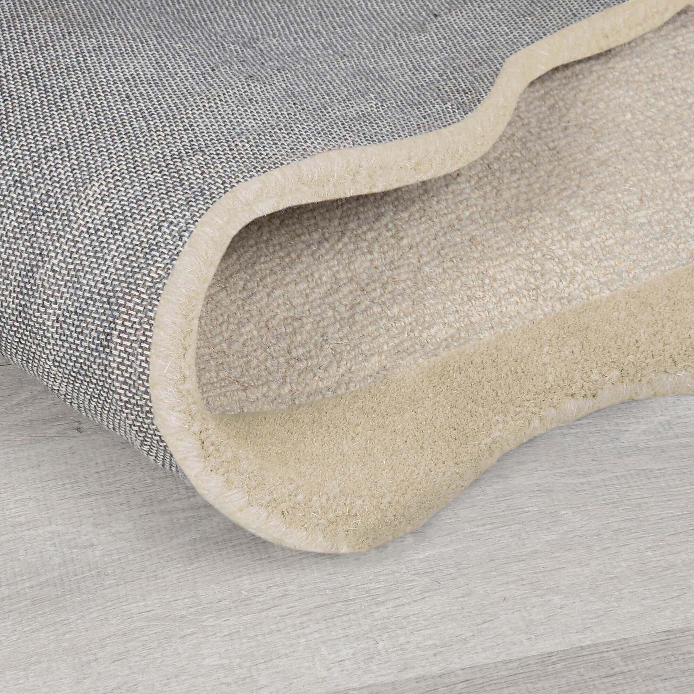 Bonnie Scallop Border Wool Runner