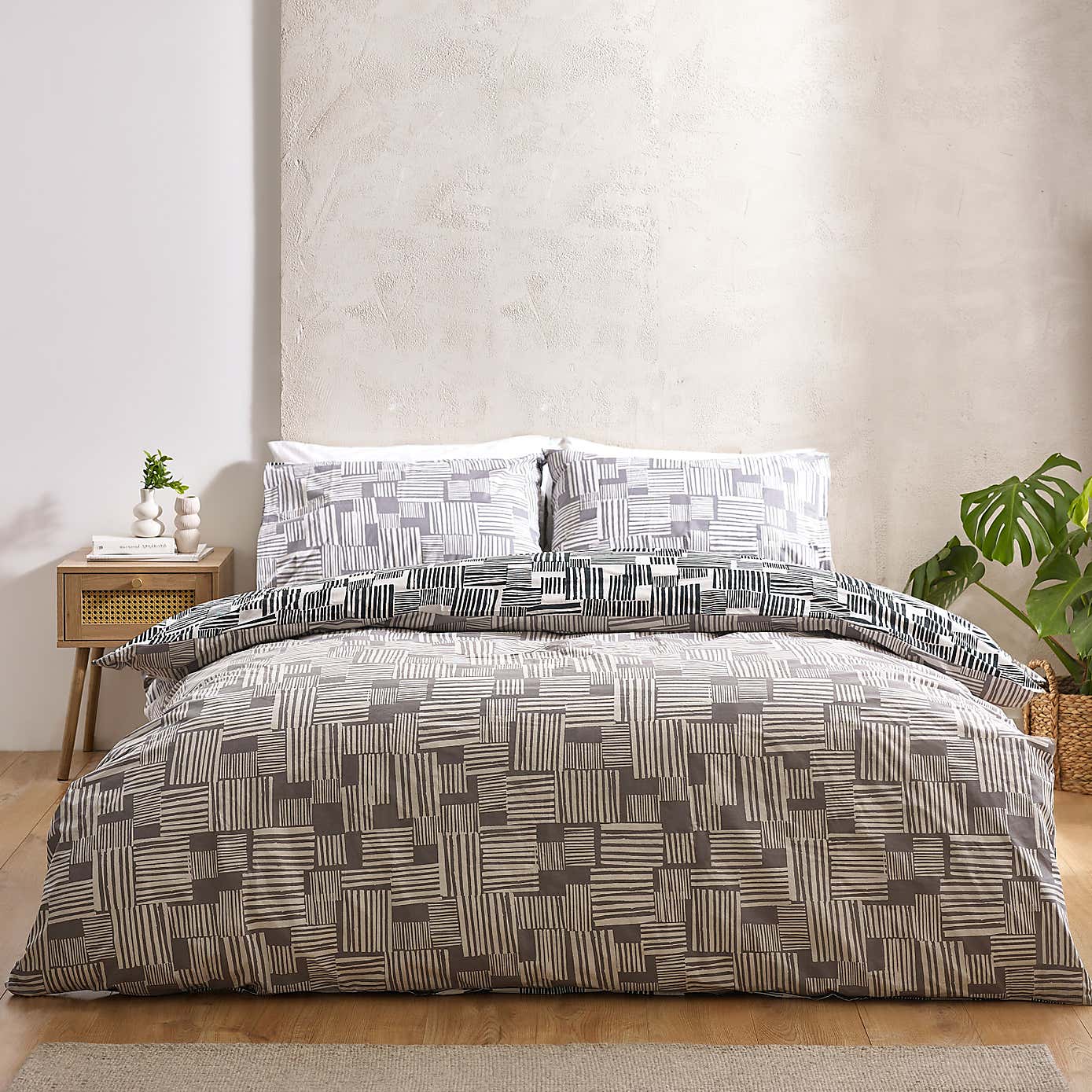 Catherine Lansfield Blocks Reversible Duvet Cover & Pillowcase Set