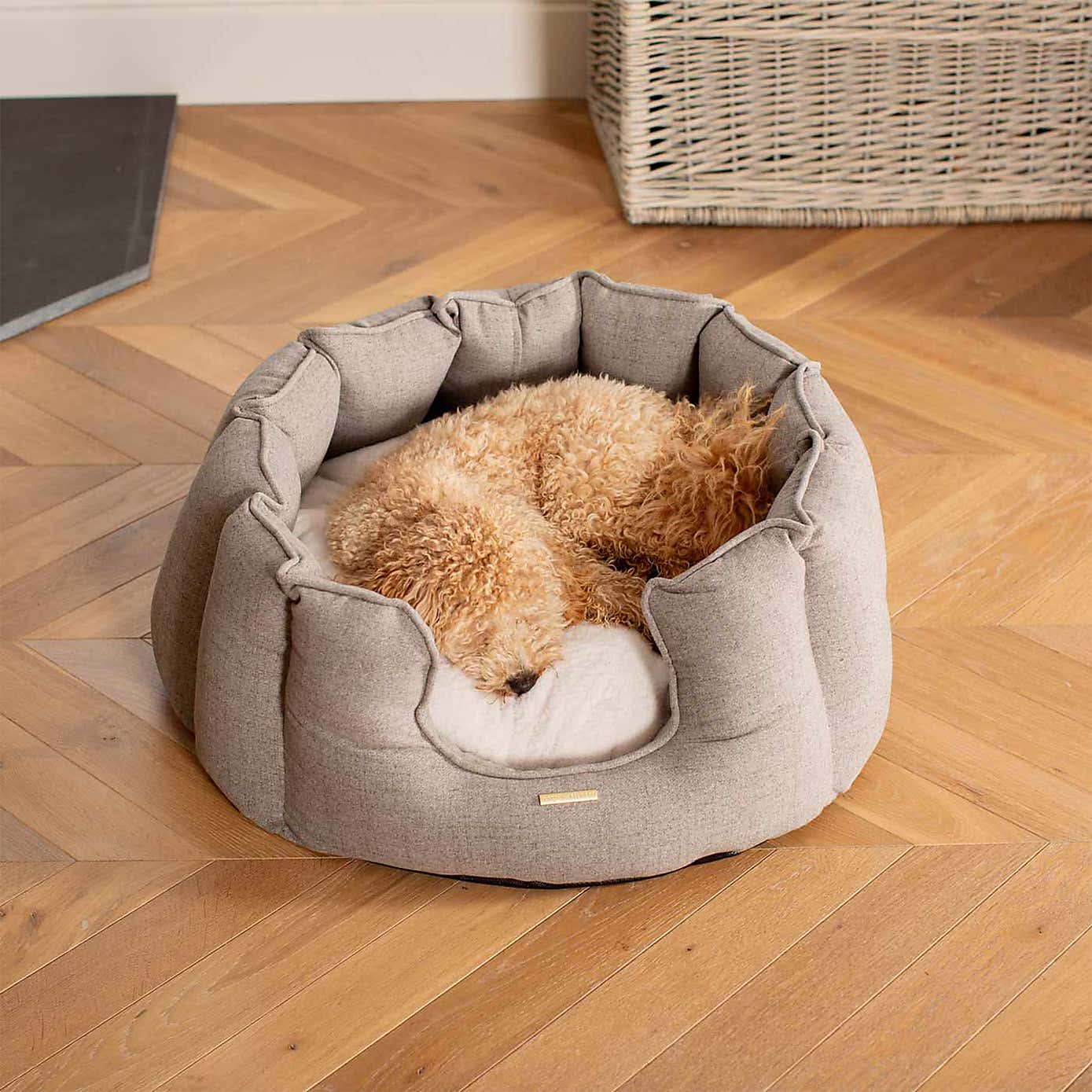 Lords and Labradors Inchmurrin High Wall Dog Bed