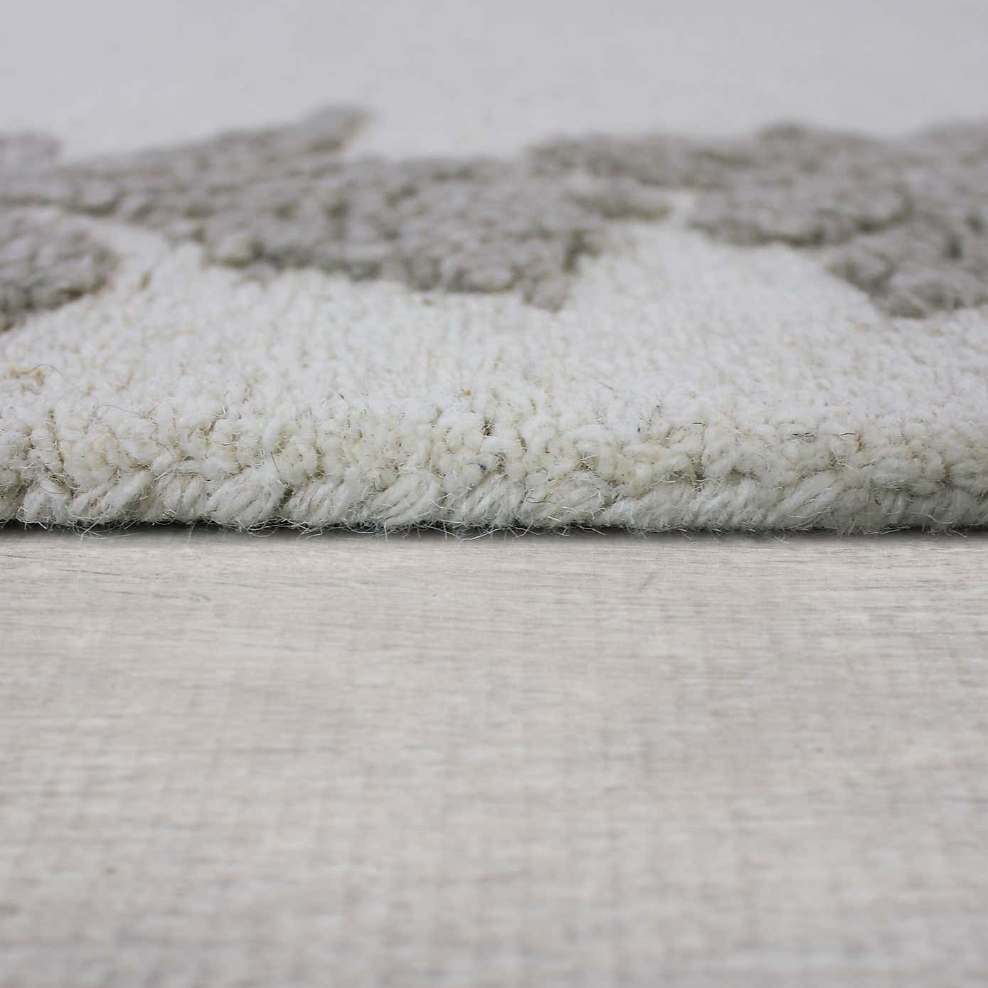 Churchgate Mowsley Floral Wool Border Rug