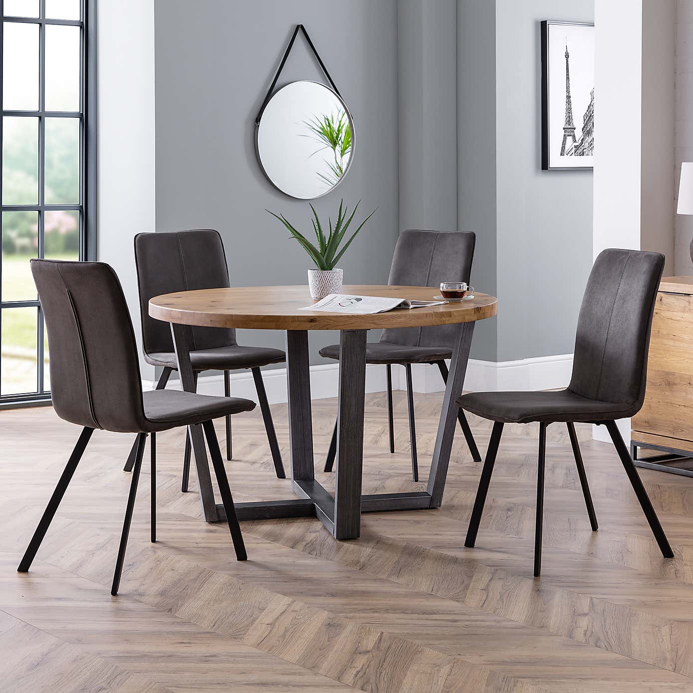 Brooklyn Round Dining Table with 4 Monroe Chairs