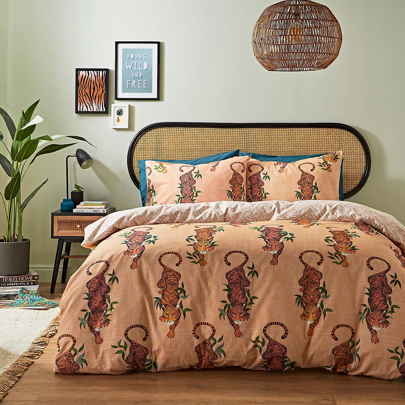 Tiger Foliage Duvet Cover Set