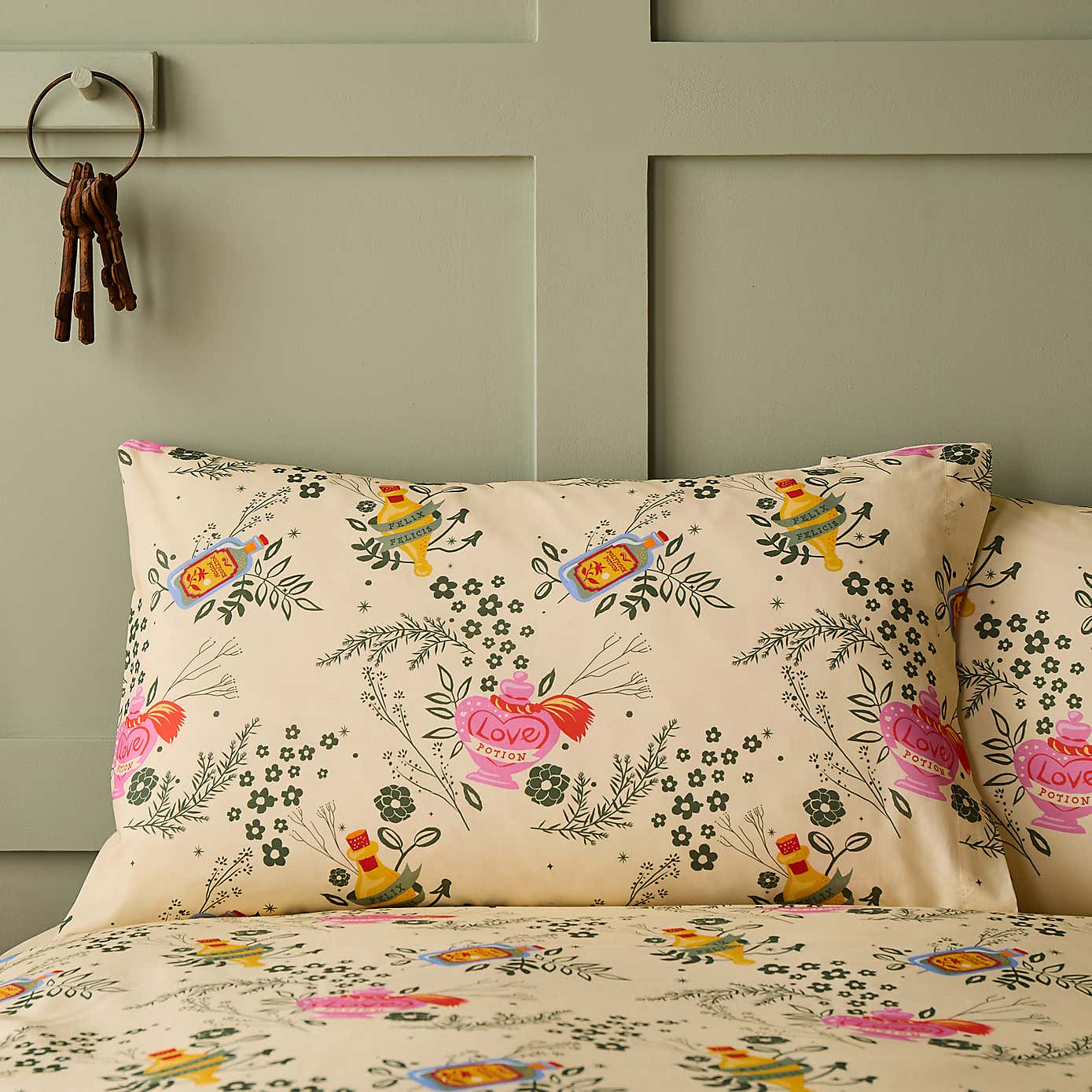 Harry Potter Herbology 100% Cotton Reversible Duvet Cover and Pillowcase Set