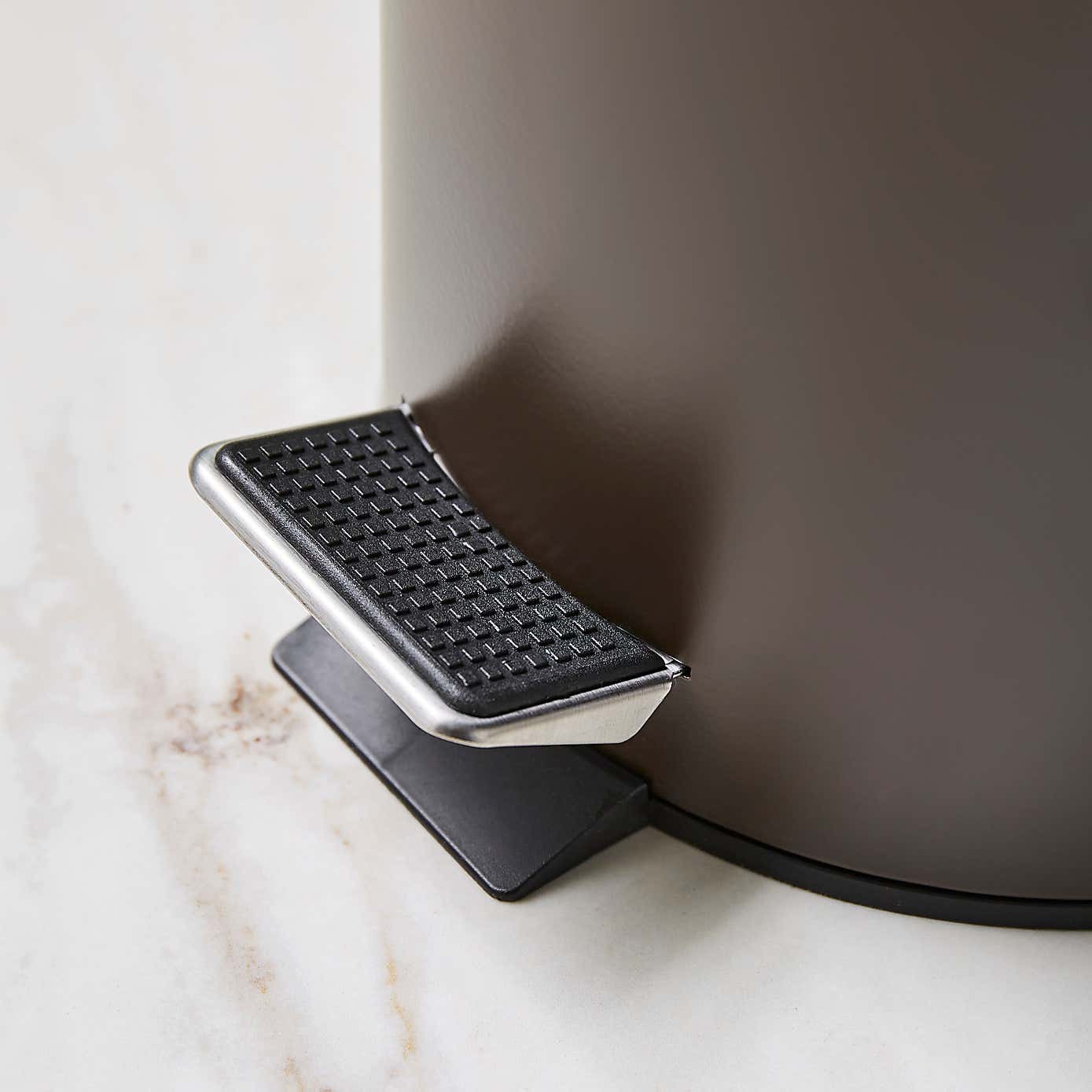 Black 3 Litre Bathroom Bin