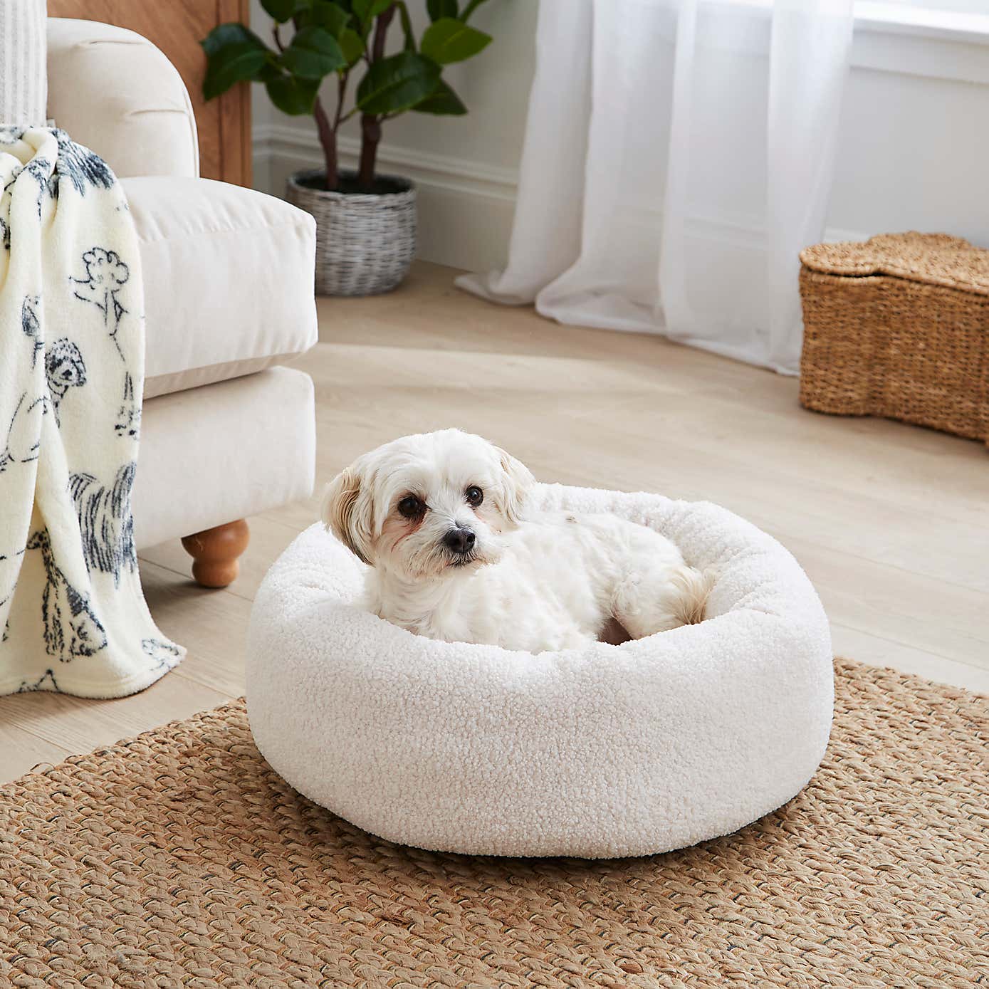 Sherpa Donut Pet Bed