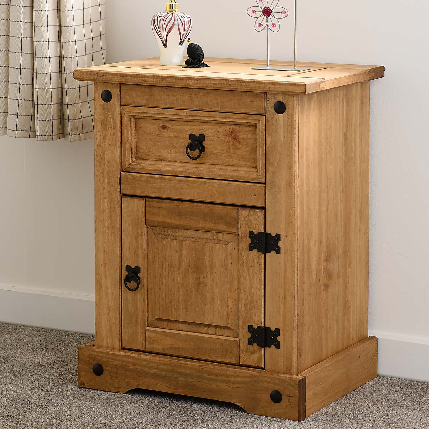 Corona Bedside Unit