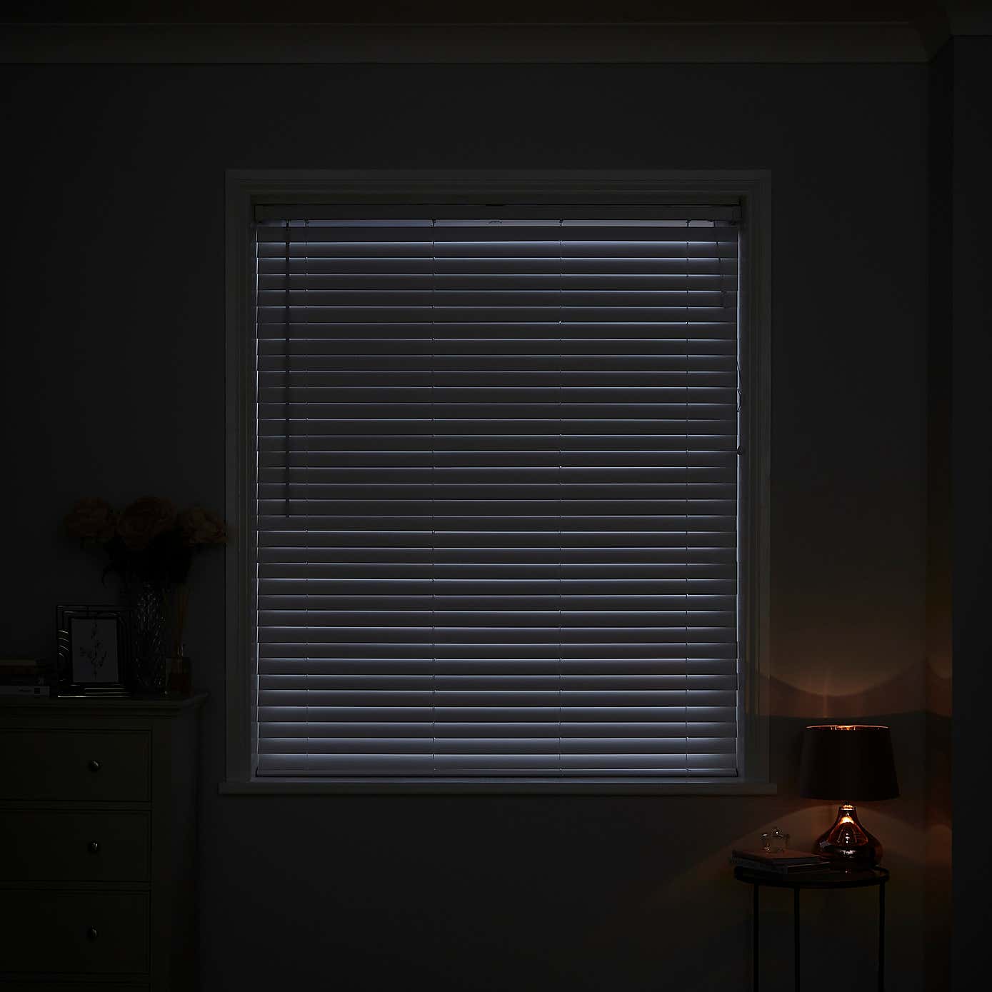 Room Darkening Venetian Blind