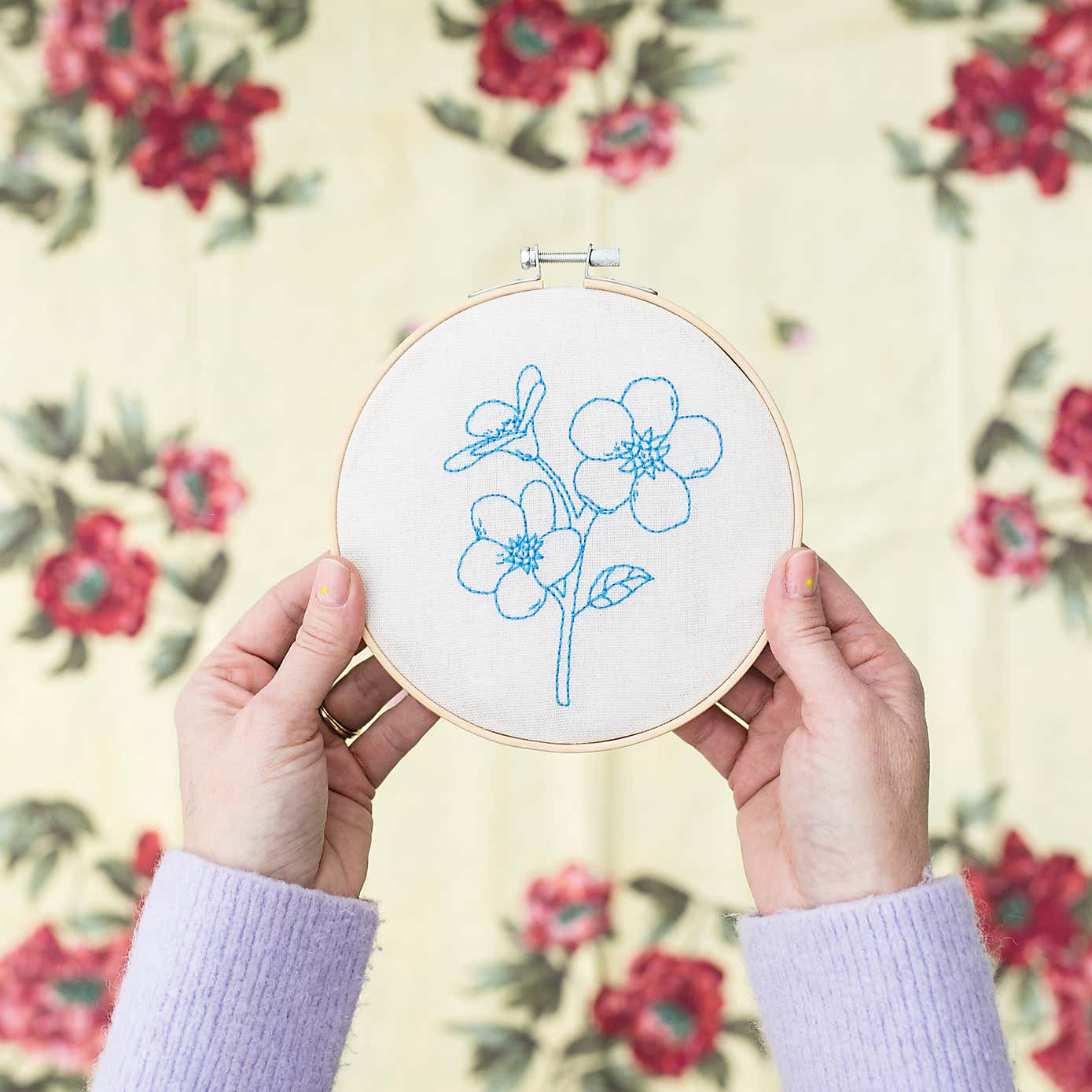 Cotton Clara Forget Me Not Embroidery Hoop Kit