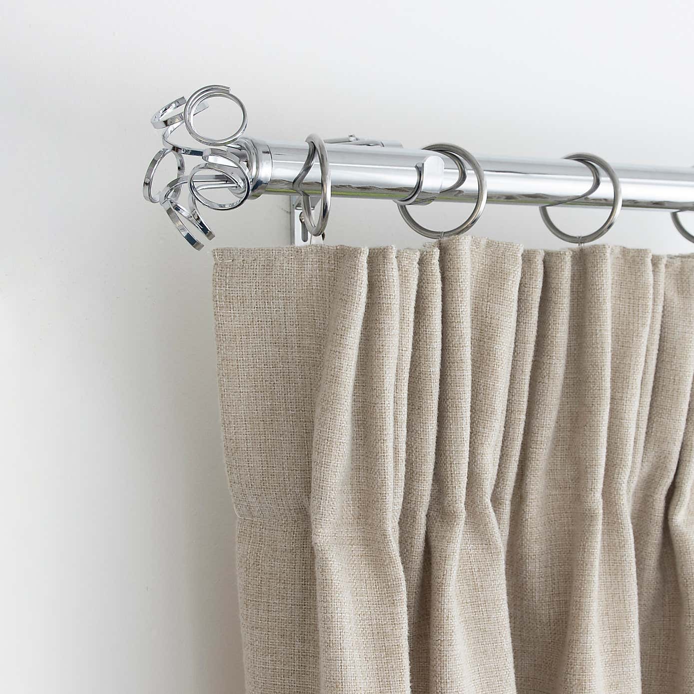 Cortex Extendable Metal Eyelet Curtain Pole​