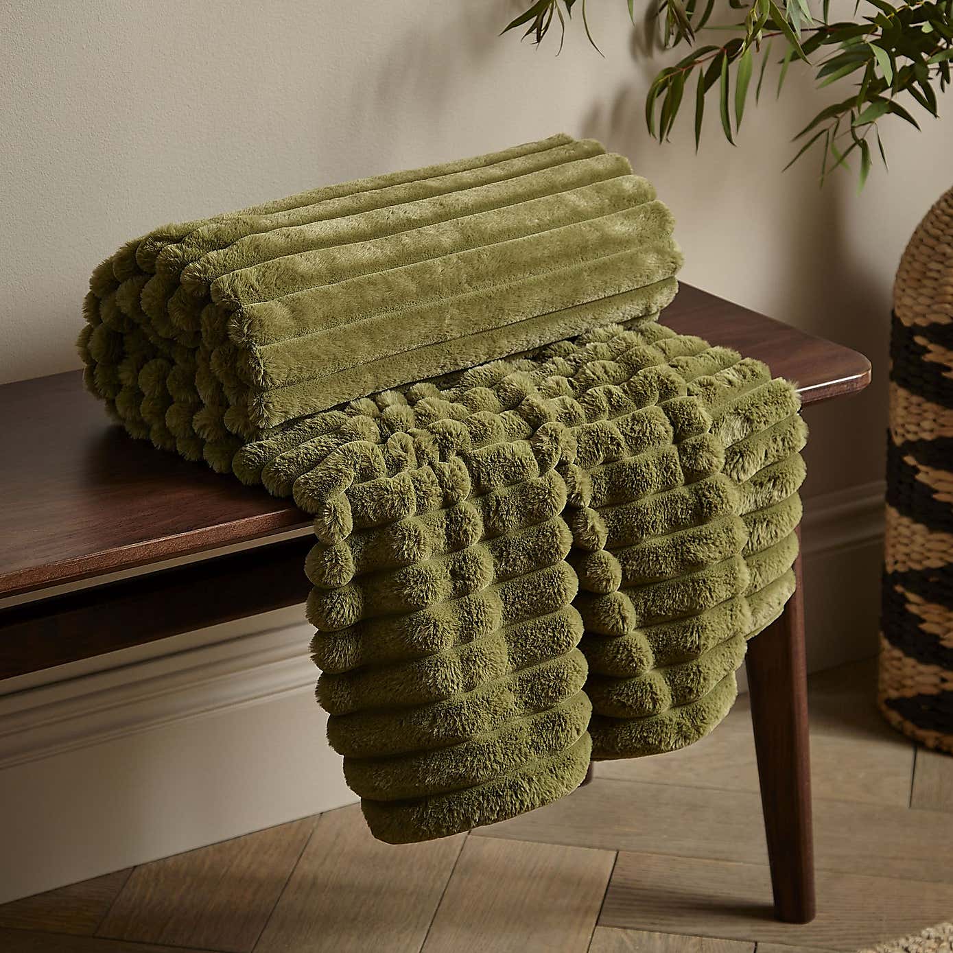 Cosy Ribbed Throw 130cm x 170cm