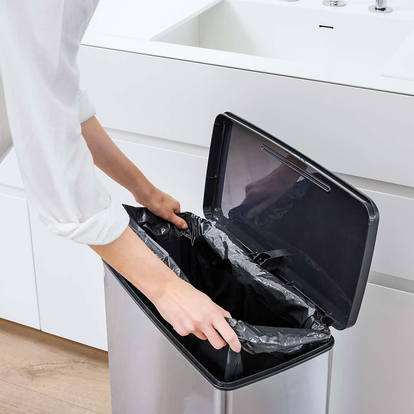 Curver Deco Bin 65L Silver