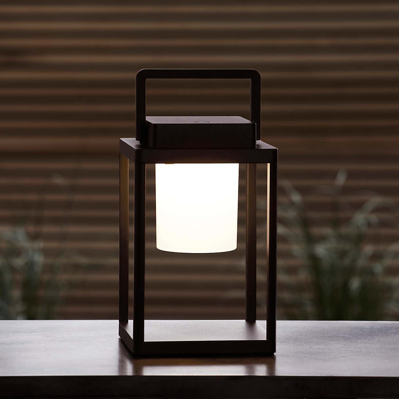 Vogue Alti Outdoor USB Rechargeable Table Light