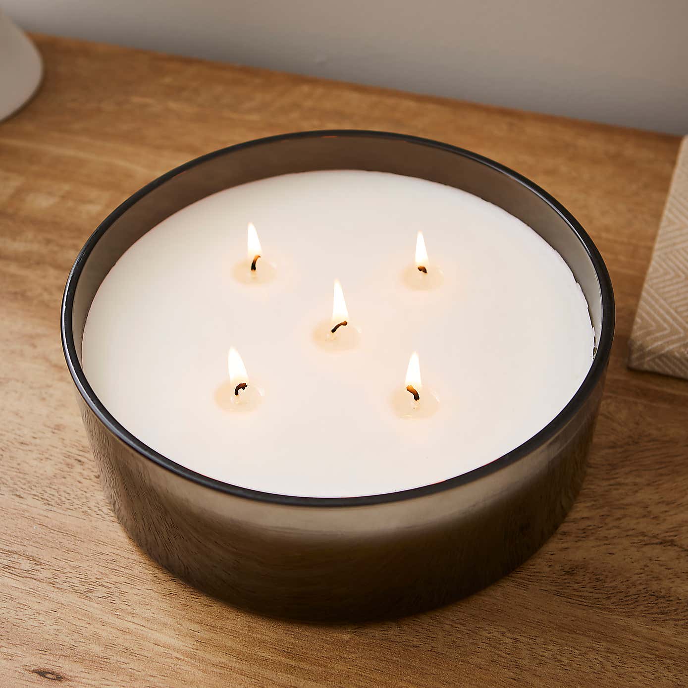 Oud and Amber Multiwick Candle