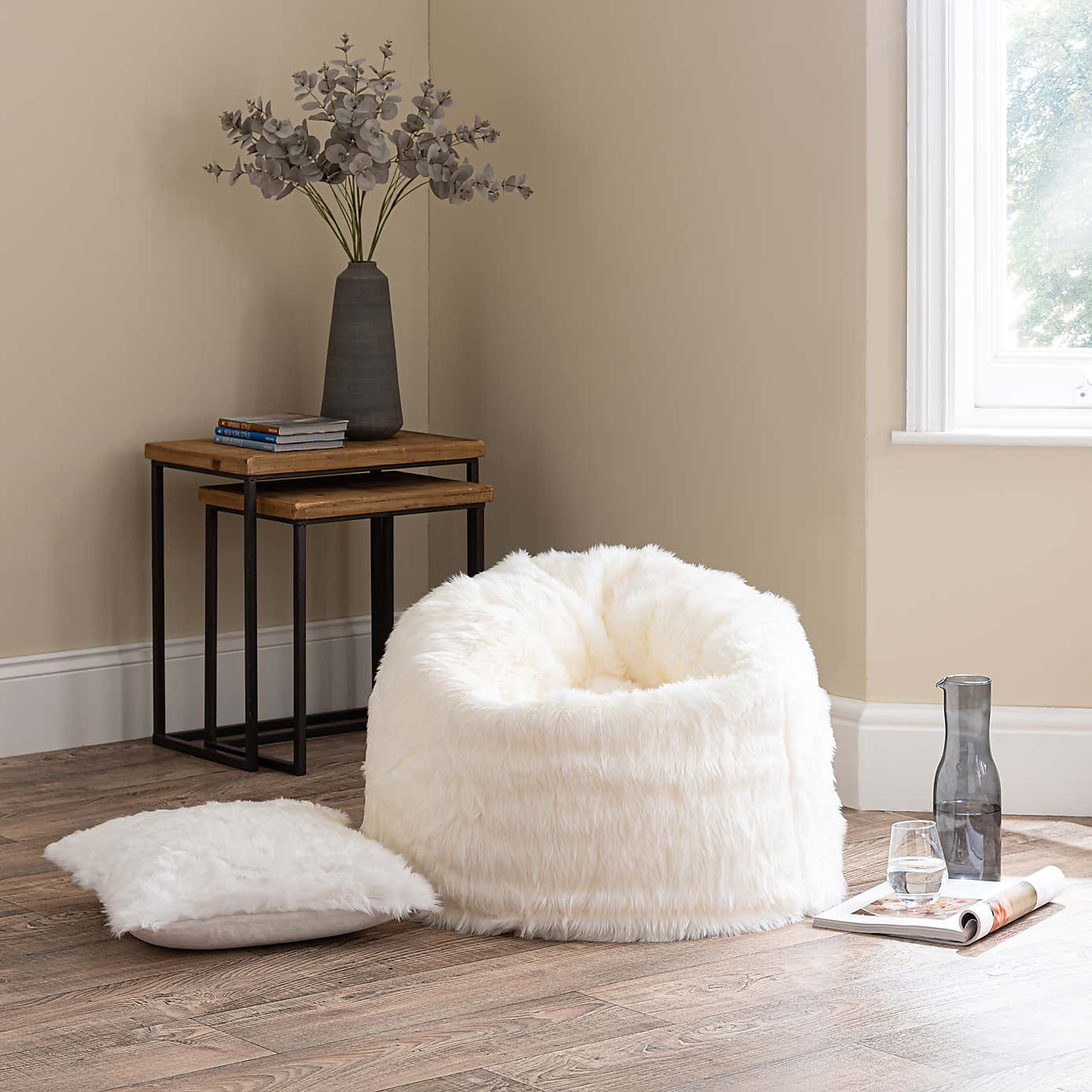 Snowball White Cushion