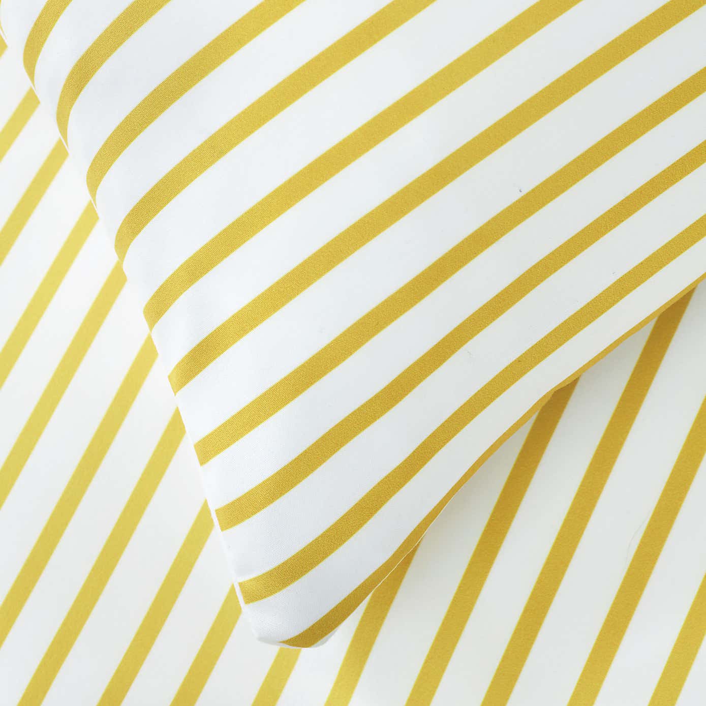 Printed Bee Duvet Cover & Pillowcase Set