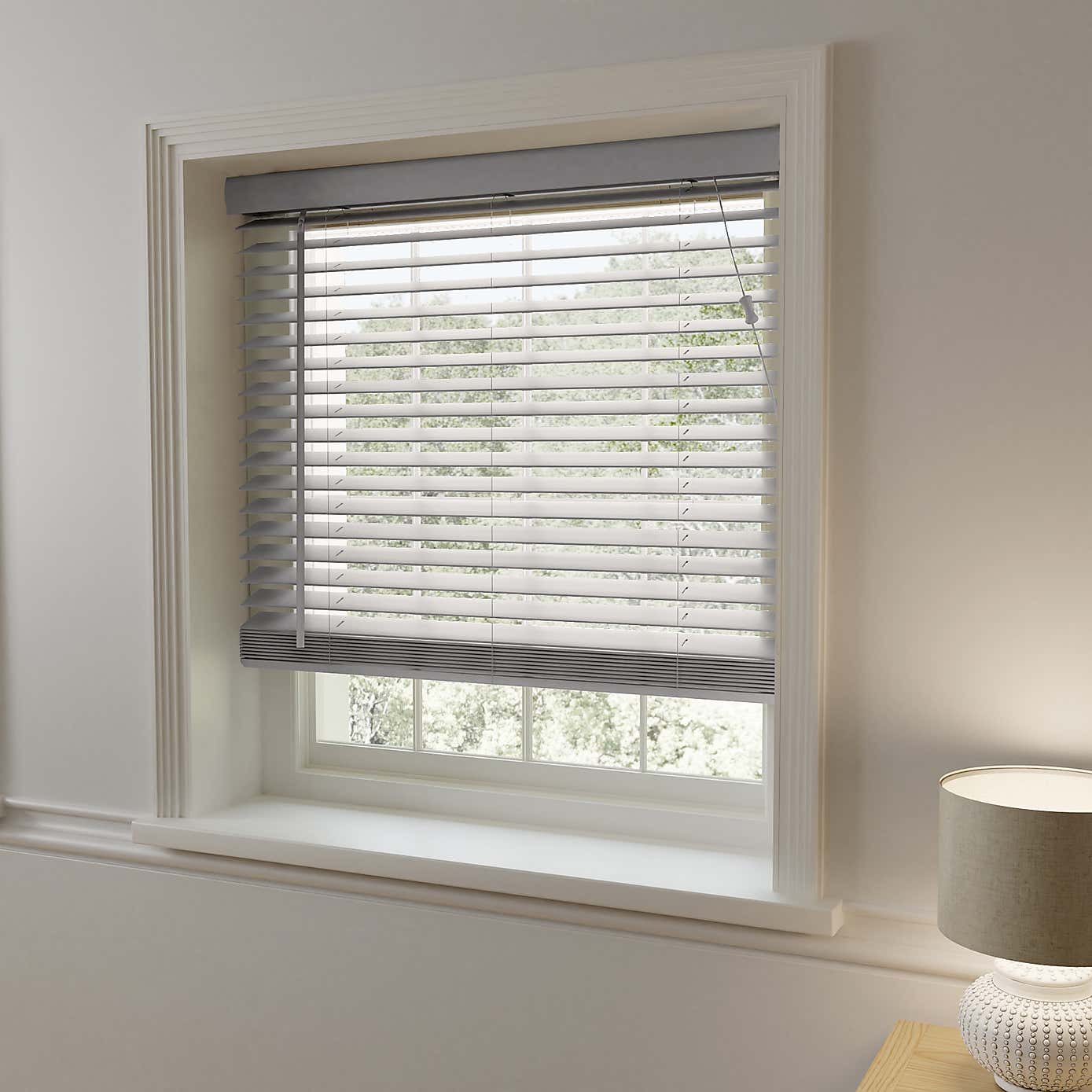 Fauxwood Venetian Blind