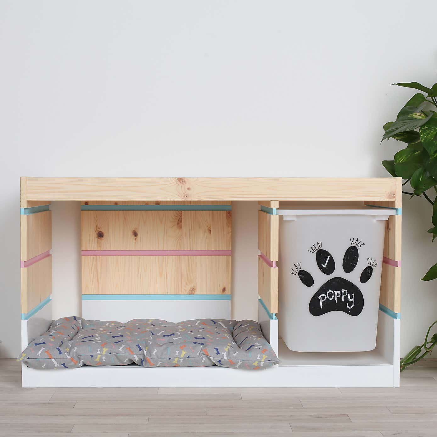 Rust-Oleum White Satin Painter's Touch Toy Safe Paint 250ml