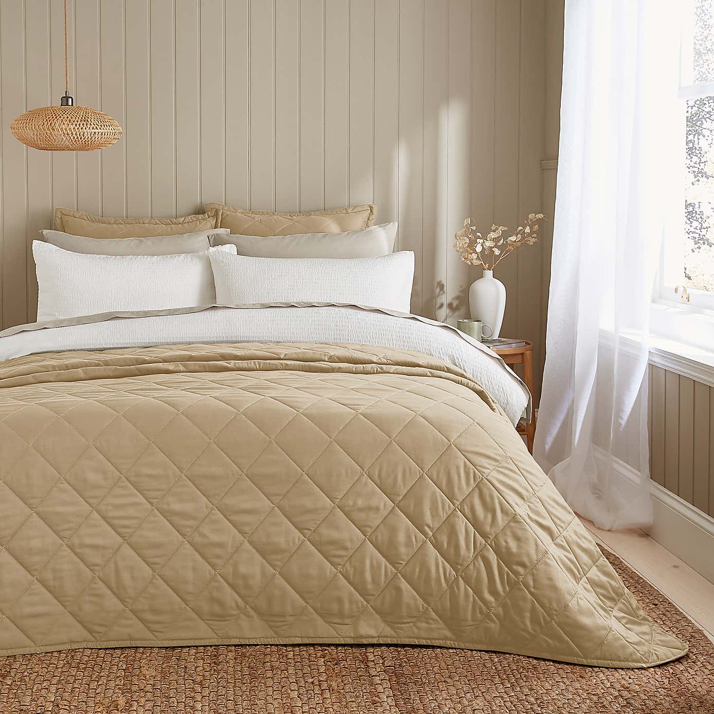 Larken Seersucker Duvet Cover and Pillowcase Set